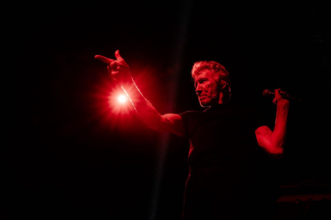 Roger Waters This Is Not A Drill Live From Prague The Movie St 3 Jpg Sd Low