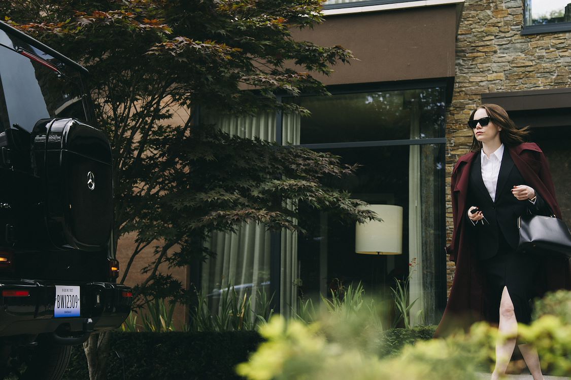 Bugonia St 1 Jpg Sd Low 2025 Focus Features LLC All Rights Reserved