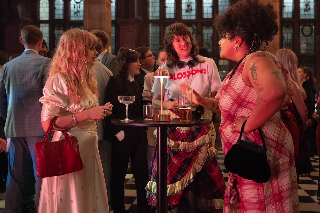 Finding Emily St 1 Jpg Sd Low 2026 Focus Features LLC All Rights Reserved