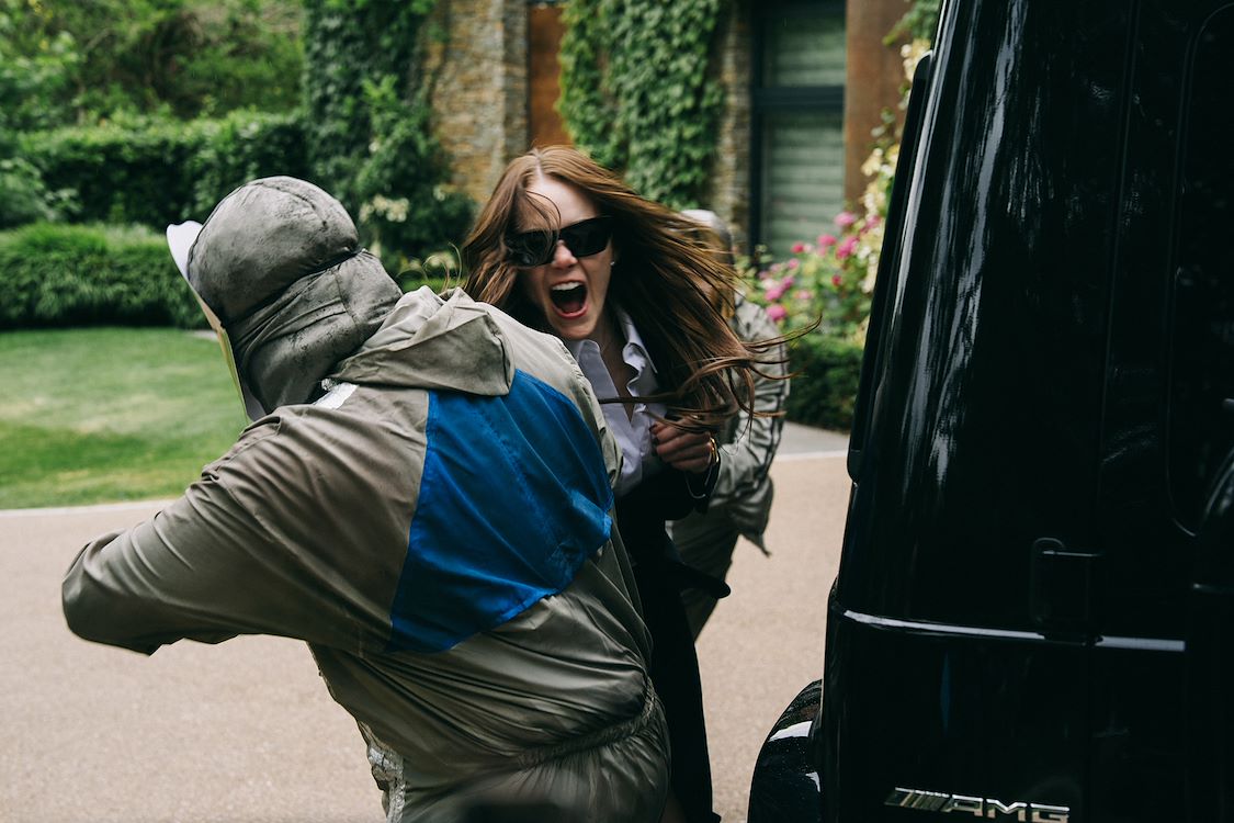 Bugonia St 8 Jpg Sd Low 2025 Focus Features LLC All Rights Reserved