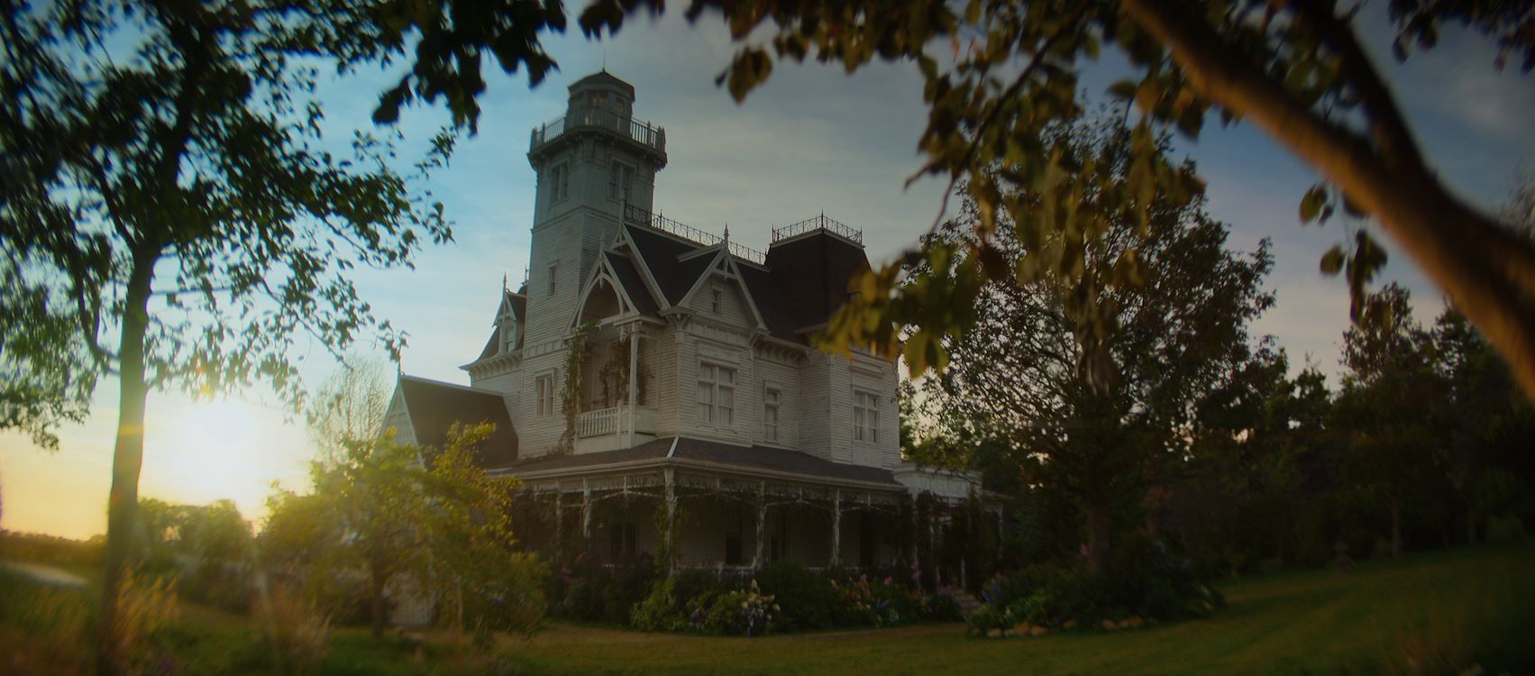 Practical Magic 2 St 6 Jpg Sd Low 2026 Warner Bros Ent All Rights Reserved Photo Credit Photo Courtesy Warner Bros Pictures