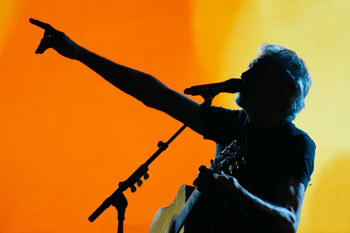 Roger Waters This Is Not A Drill Live From Prague The Movie St 5 Jpg Sd Low