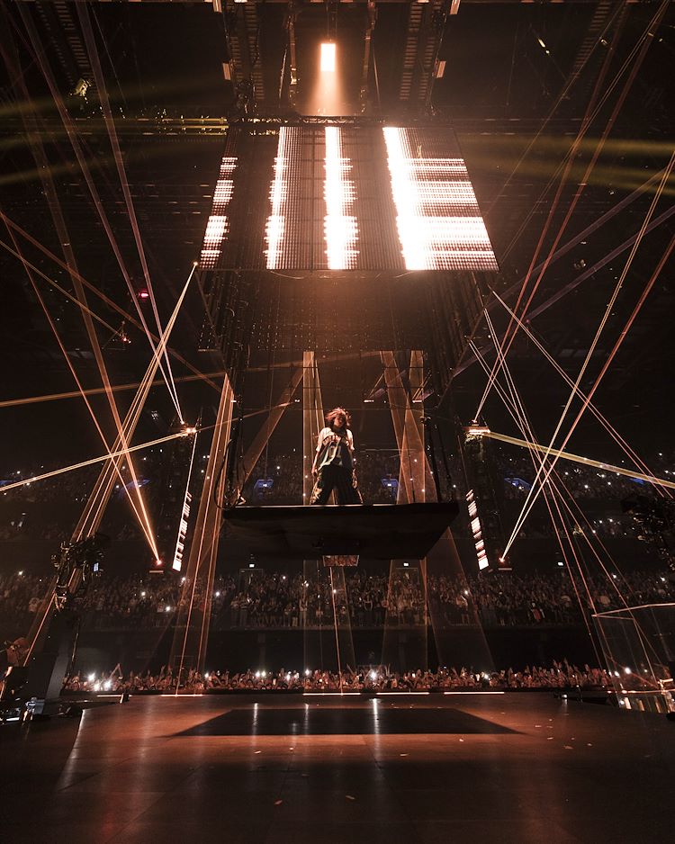 Billie Eilish Hit Me Hard And Soft The Tour St 8 Jpg Sd Low 2026 Paramount Pictures All Rights Reserved