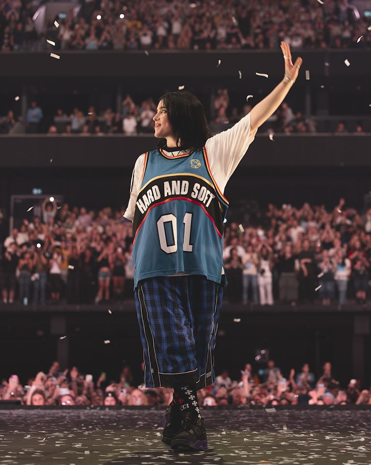 Billie Eilish Hit Me Hard And Soft The Tour St 3 Jpg Sd Low 2026 Paramount Pictures All Rights Reserved