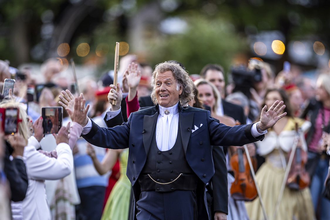 Andr Rieu S 2025 Maastricht Concert Waltz The Night Away St 3 Jpg Sd Low Andre Rieu Productions Piece Of Magic Entertainment